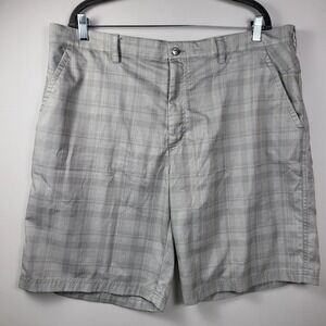 Callaway Golf Shorts Plaid Moisture Wicking Performance Gray Mens Size 40